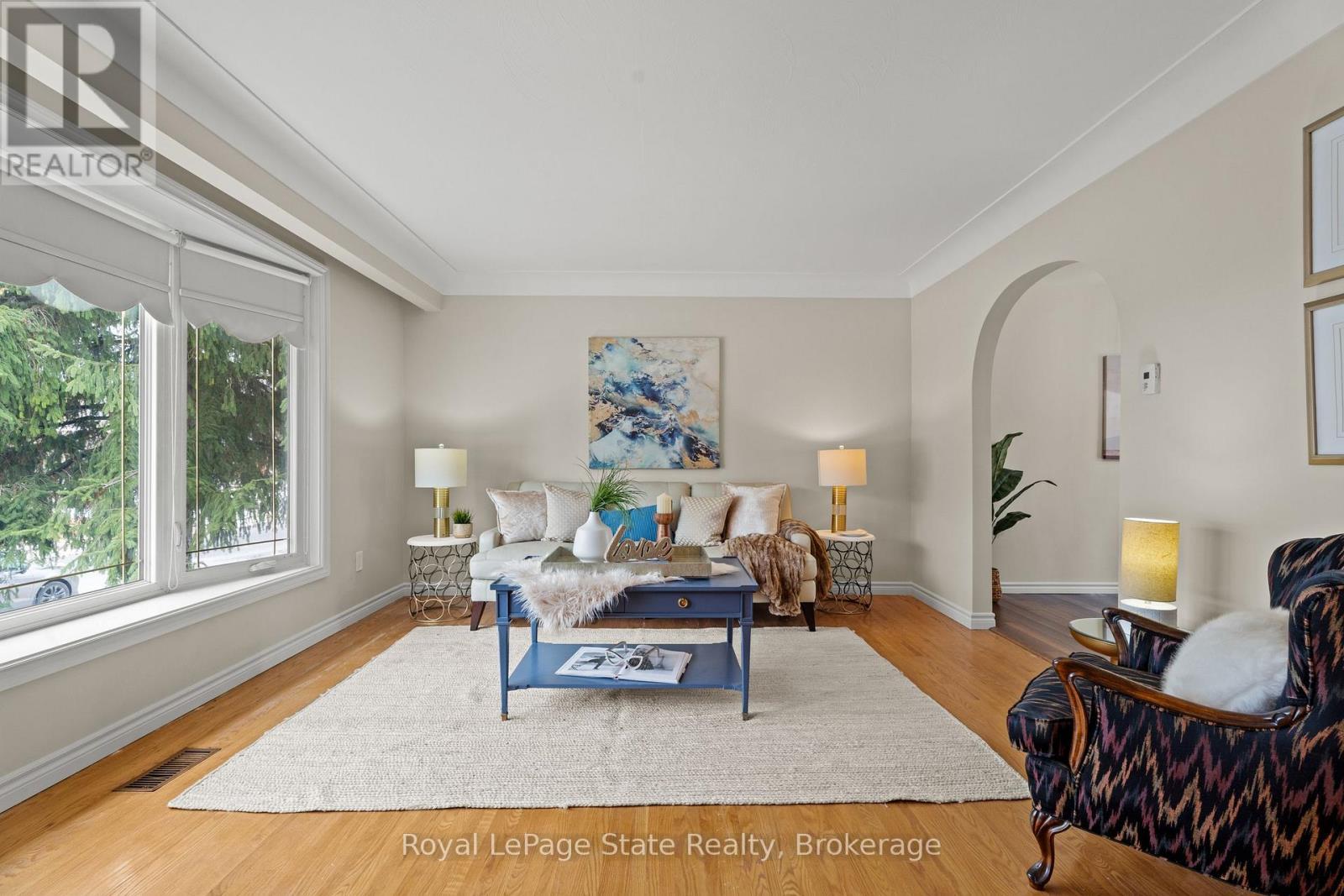 












50 GRAYSTONE DRIVE

,
Hamilton (Gilkson),




Ontario
L9C4R8

