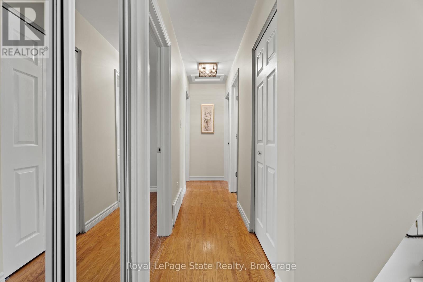 












50 GRAYSTONE DRIVE

,
Hamilton (Gilkson),




Ontario
L9C4R8

