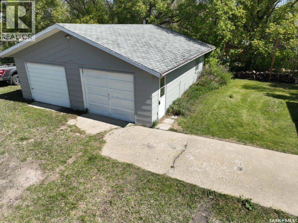 












203 2nd

,
Stenen,




Saskatchewan
S0A3X0

