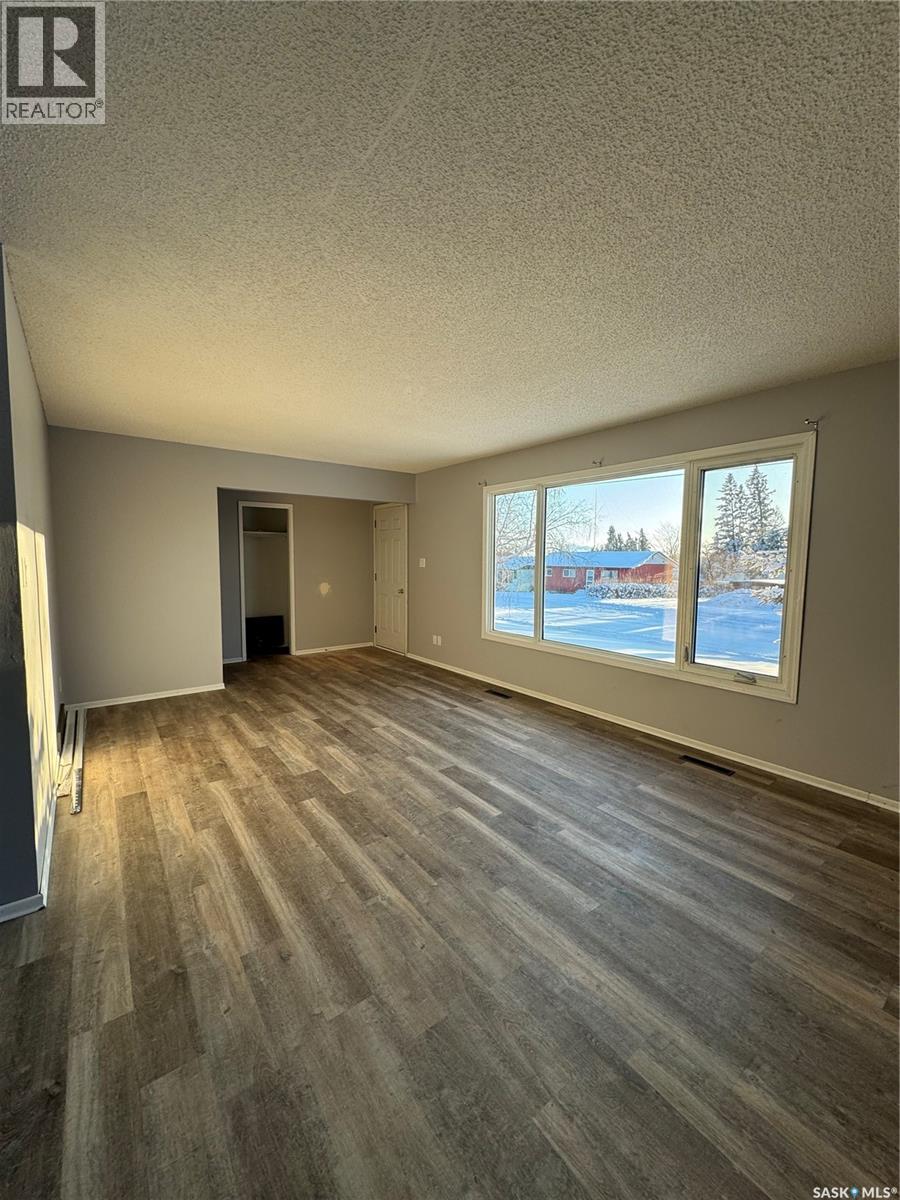 












203 2nd

,
Stenen,




Saskatchewan
S0A3X0

