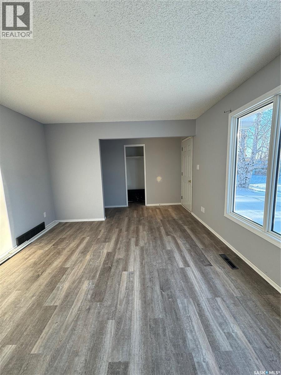 












203 2nd

,
Stenen,




Saskatchewan
S0A3X0

