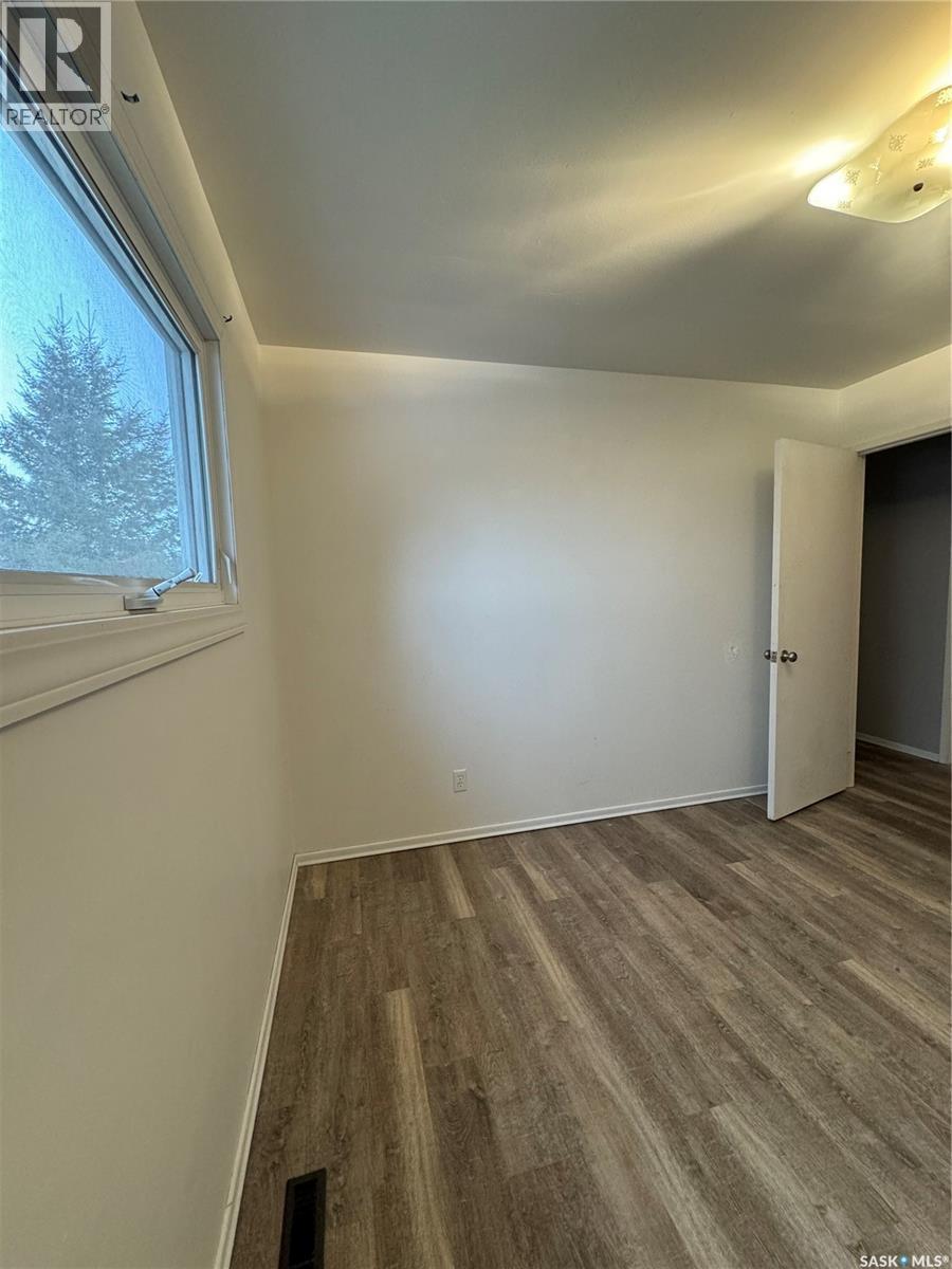 












203 2nd

,
Stenen,




Saskatchewan
S0A3X0

