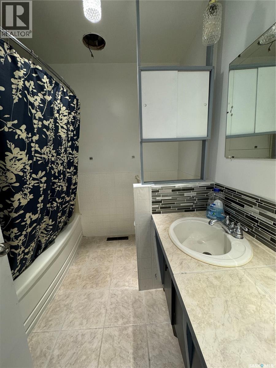 












203 2nd

,
Stenen,




Saskatchewan
S0A3X0

