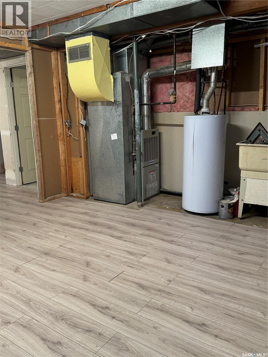 












203 2nd

,
Stenen,




Saskatchewan
S0A3X0

