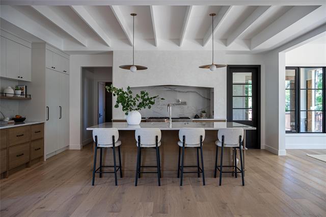 









303


Boreham

BLVD,
Winnipeg,




MB
R3P 0J7

