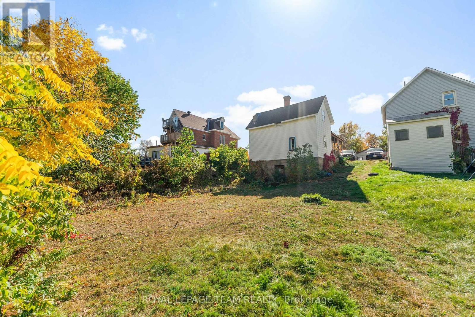 












475 PEMBROKE STREET W

,
Pembroke,




Ontario
K8A5P1

