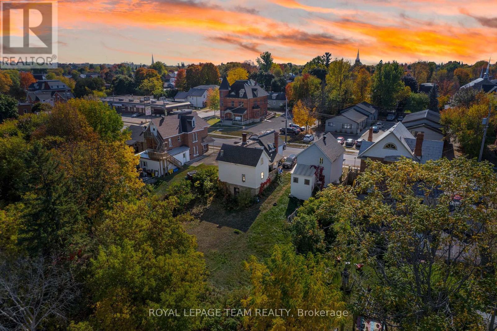 












475 PEMBROKE STREET W

,
Pembroke,




Ontario
K8A5P1

