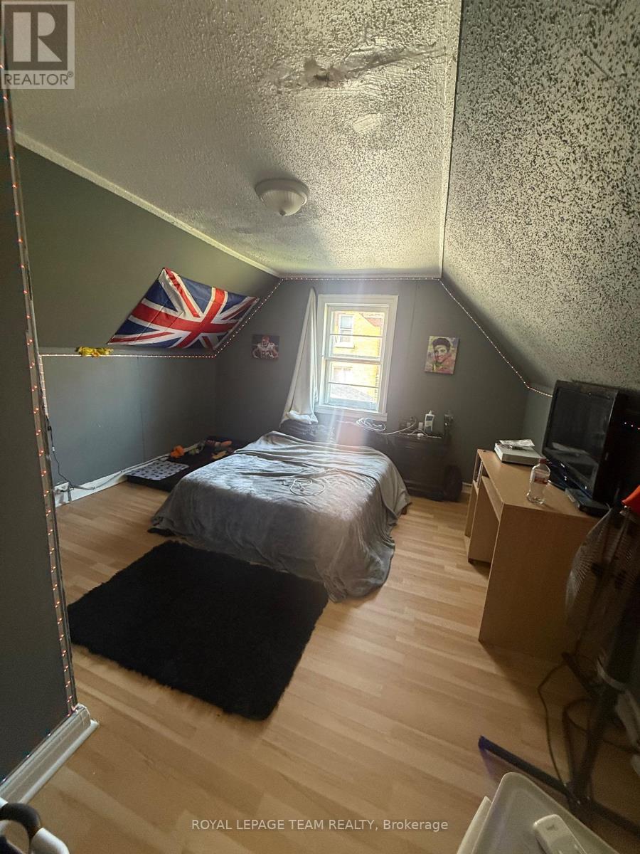 












475 PEMBROKE STREET W

,
Pembroke,




Ontario
K8A5P1

