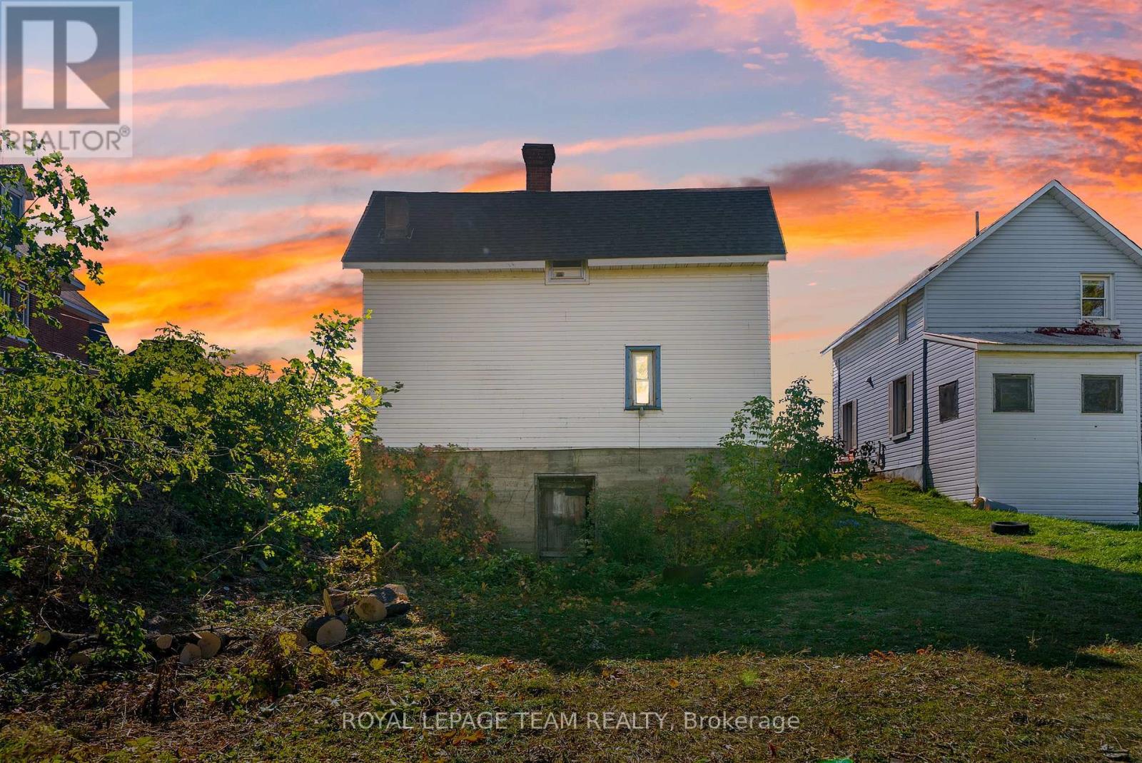 












475 PEMBROKE STREET W

,
Pembroke,




Ontario
K8A5P1

