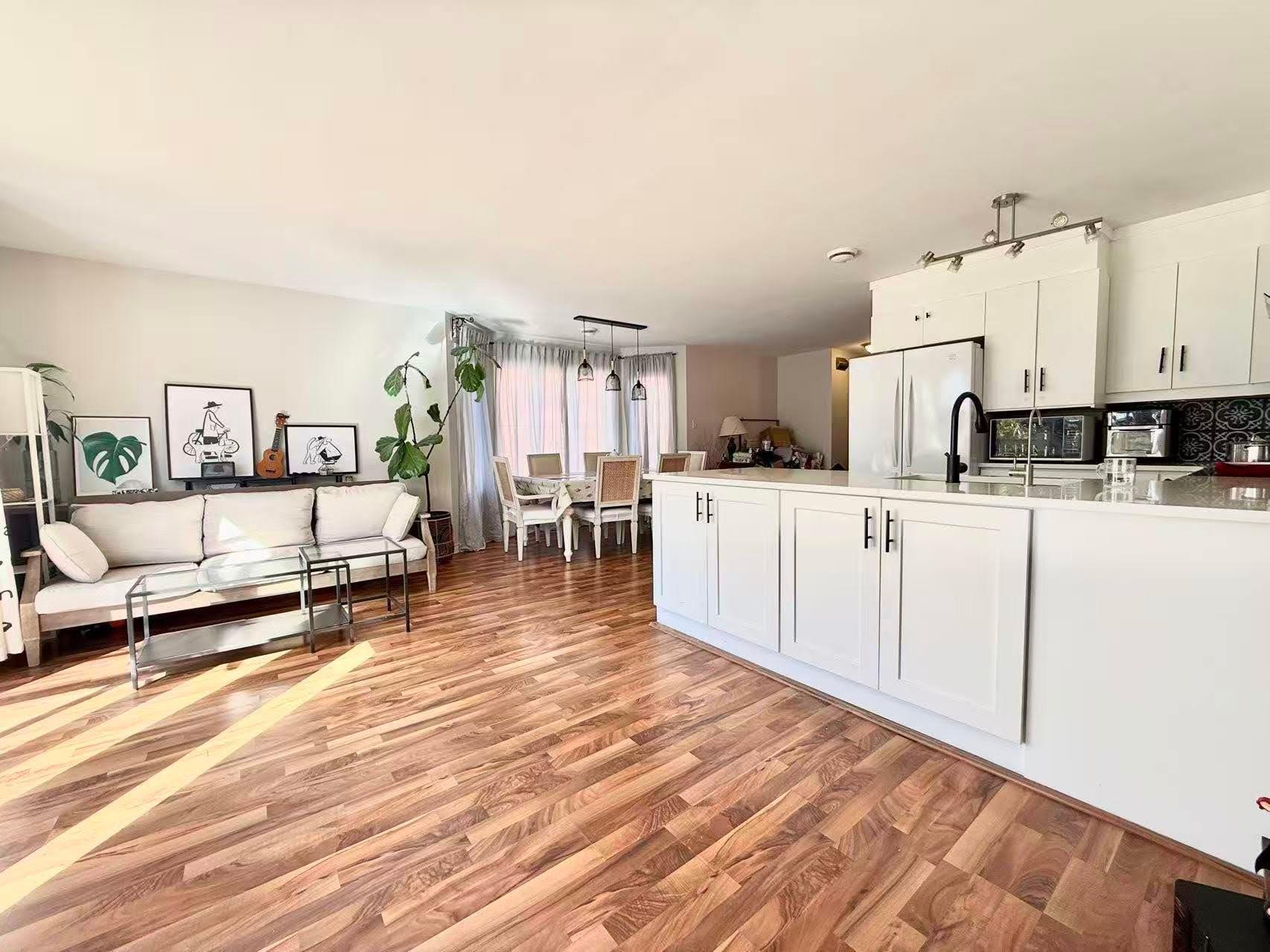 









6605


Rue Claudel

,
Brossard,




QC
J4Z0H1

