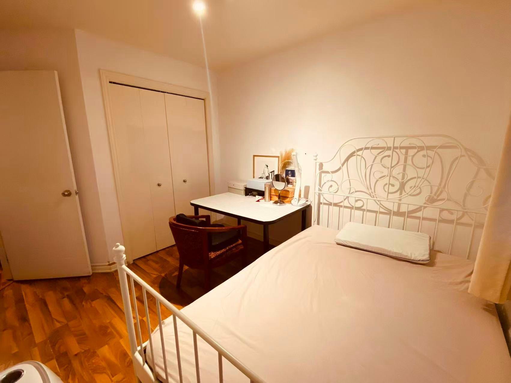 









6605


Rue Claudel

,
Brossard,




QC
J4Z0H1

