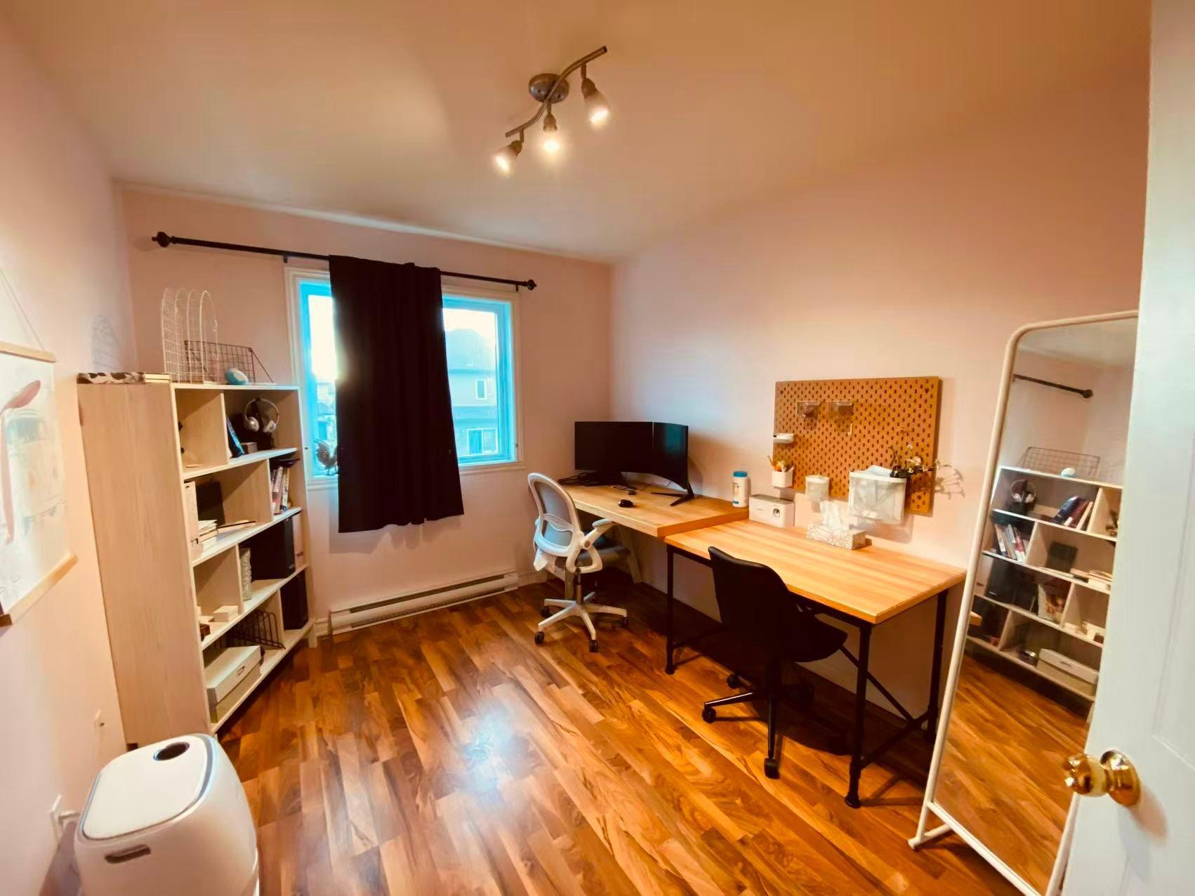 









6605


Rue Claudel

,
Brossard,




QC
J4Z0H1

