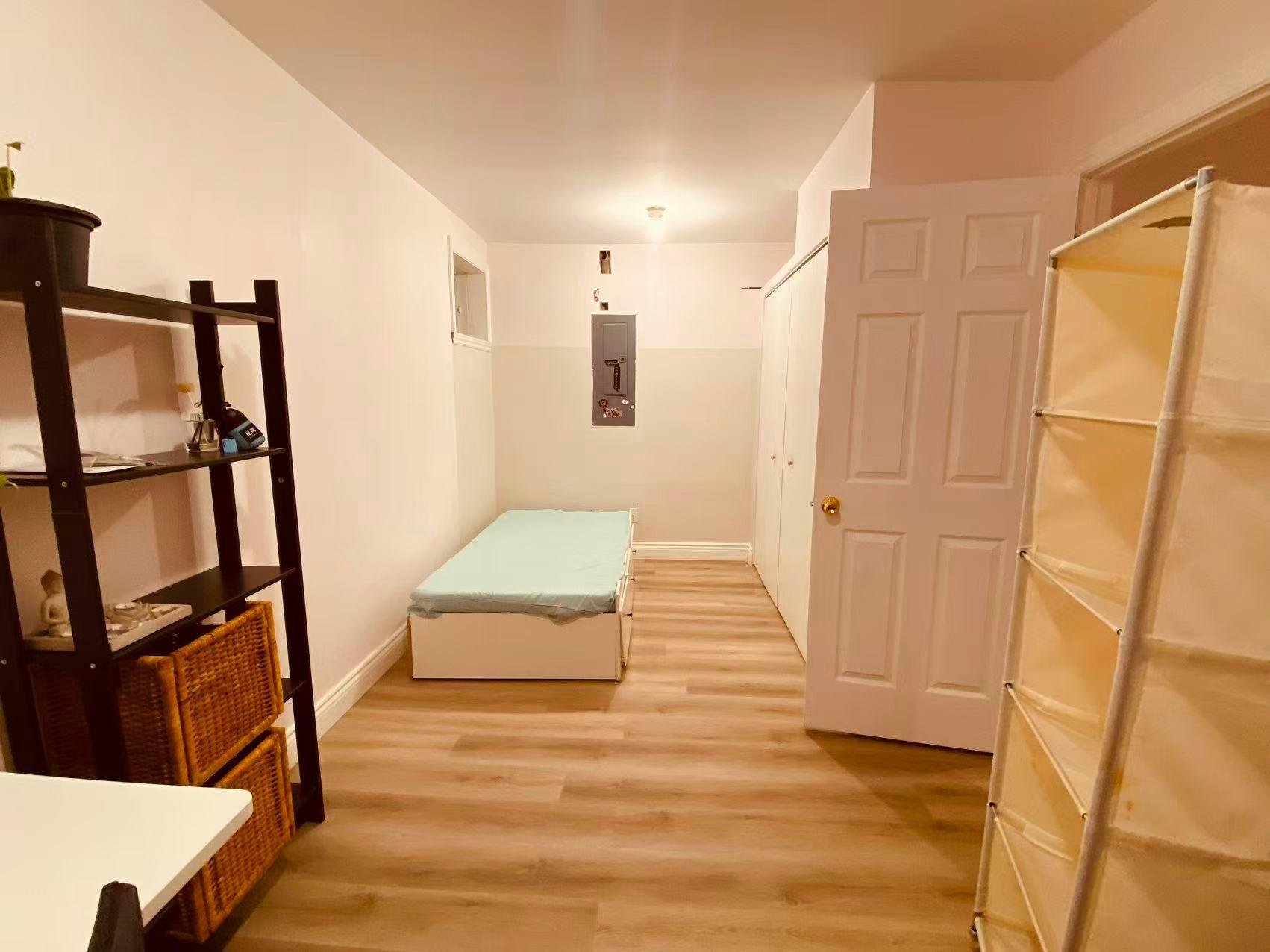 









6605


Rue Claudel

,
Brossard,




QC
J4Z0H1

