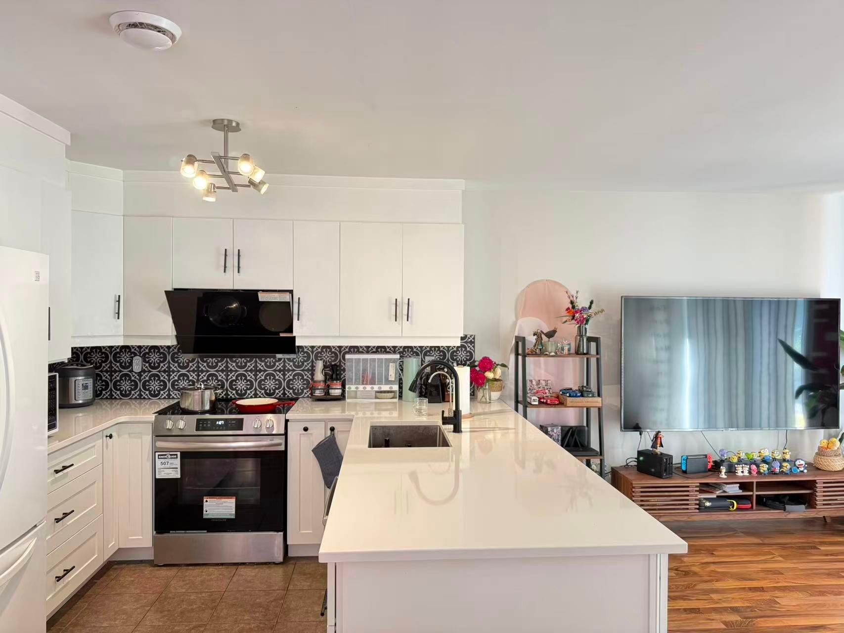 









6605


Rue Claudel

,
Brossard,




QC
J4Z0H1

