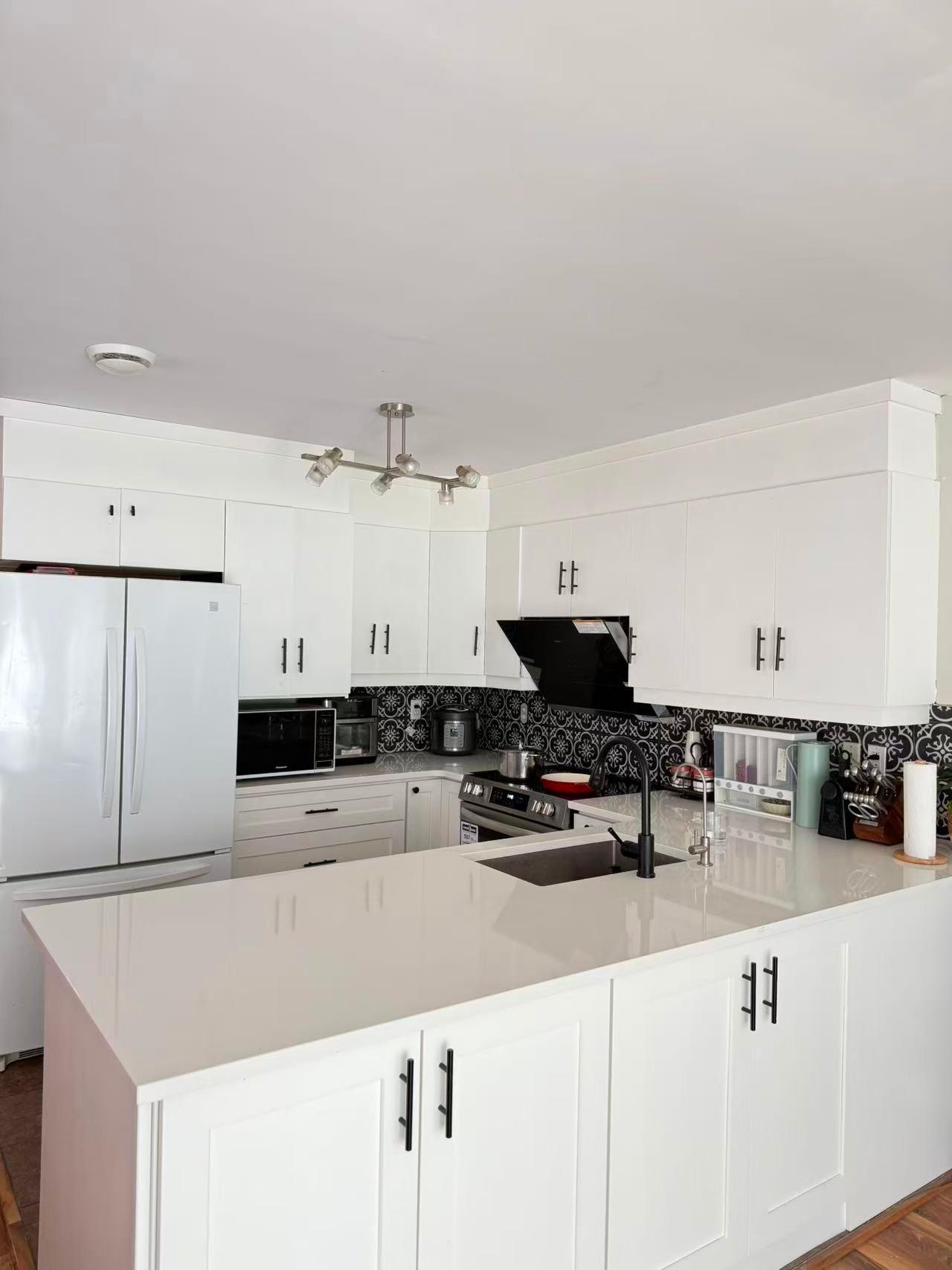 









6605


Rue Claudel

,
Brossard,




QC
J4Z0H1

