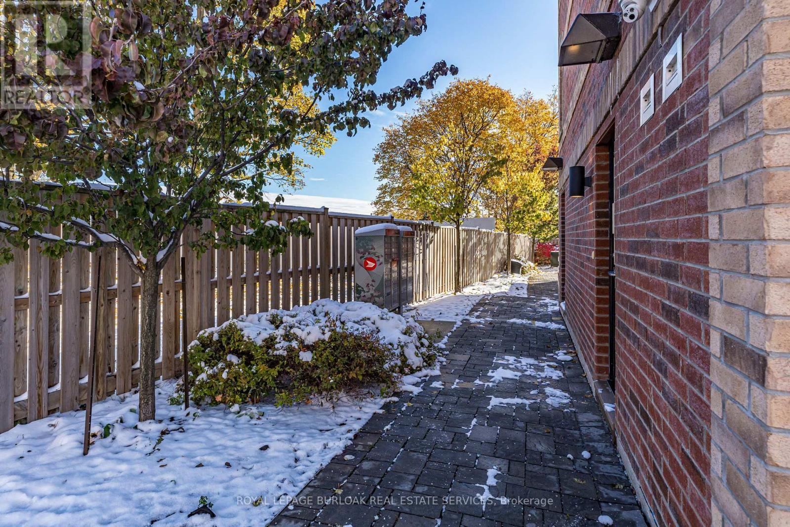 












201 - 760 LAKESHORE ROAD E

,
Mississauga,




Ontario
L5E1C7

