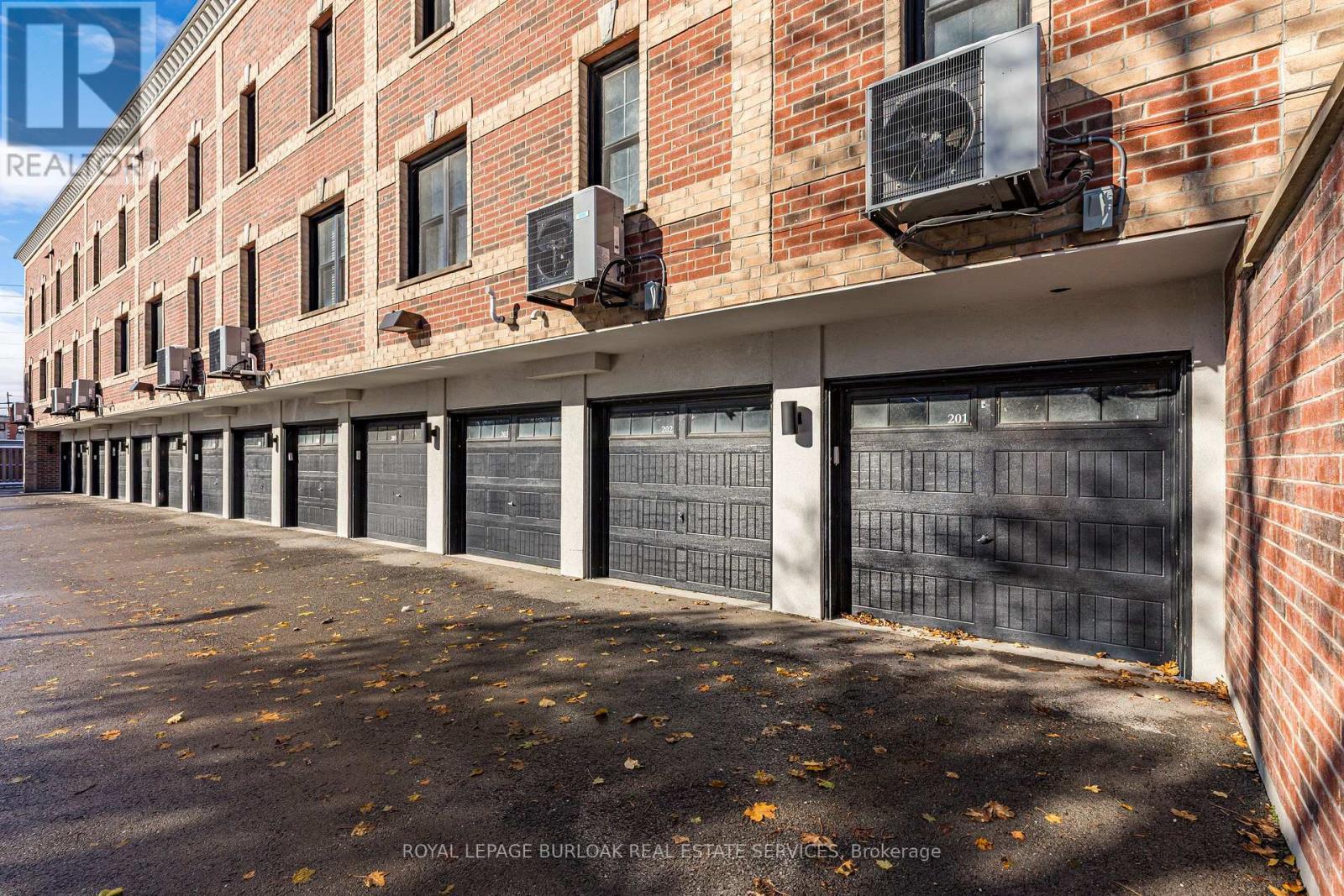 












201 - 760 LAKESHORE ROAD E

,
Mississauga,




Ontario
L5E1C7

