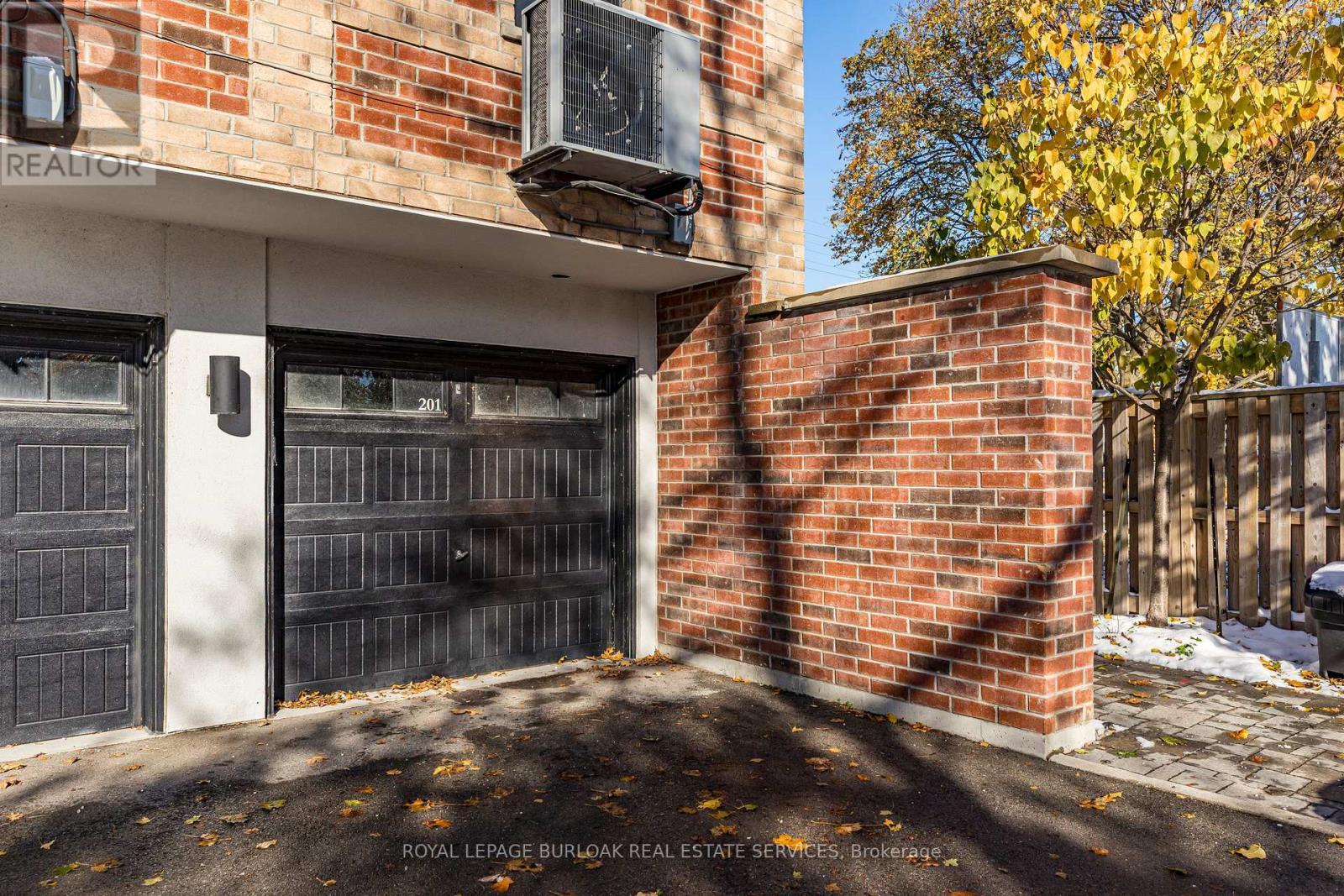 












201 - 760 LAKESHORE ROAD E

,
Mississauga,




Ontario
L5E1C7

