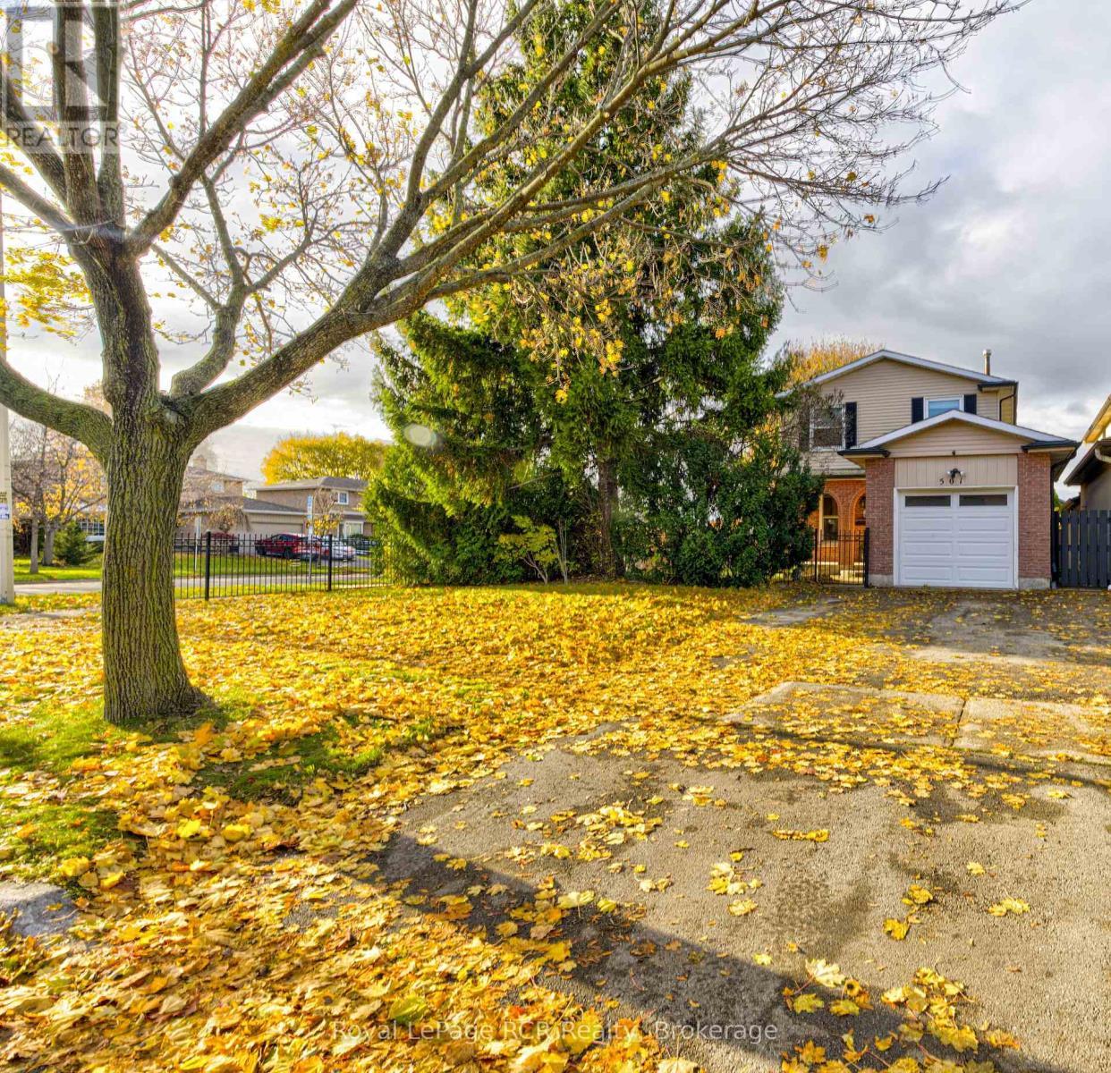 












501 BEAVER COURT

,
Milton (TM Timberlea),




Ontario
L9T4A7

