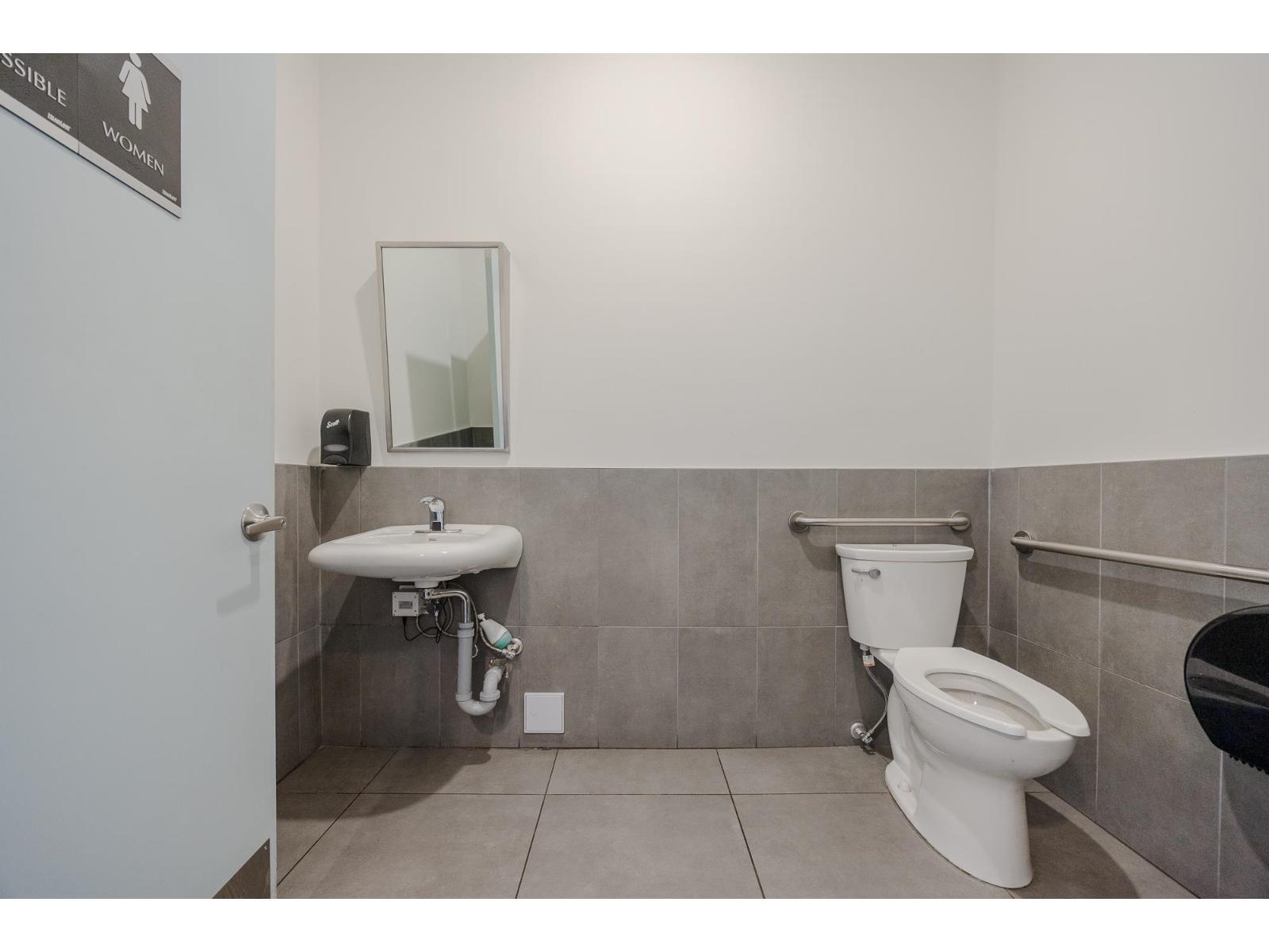 












706 6233 200 STREET

,
Langley,




British Columbia
V2Y1A2

