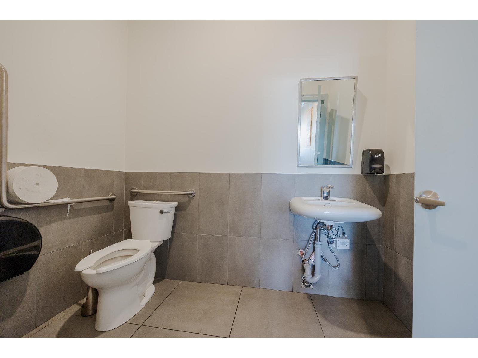 












706 6233 200 STREET

,
Langley,




British Columbia
V2Y1A2

