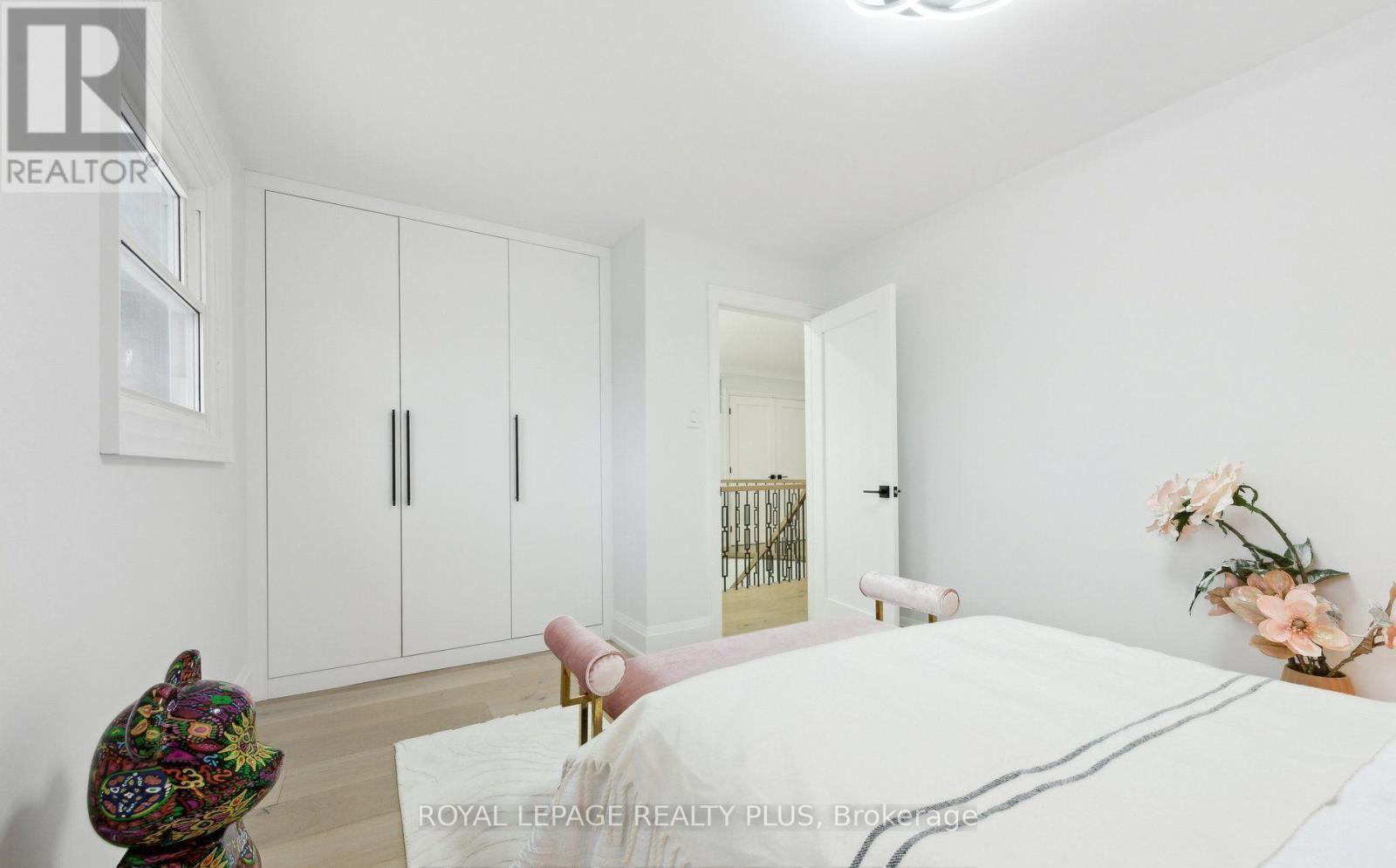 












4344 DALLAS COURT

,
Mississauga,




Ontario
L4W4G7

