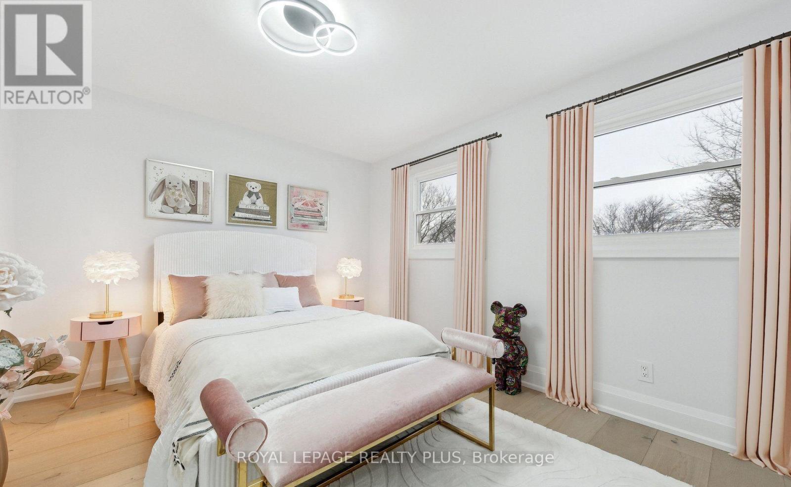 












4344 DALLAS COURT

,
Mississauga,




Ontario
L4W4G7

