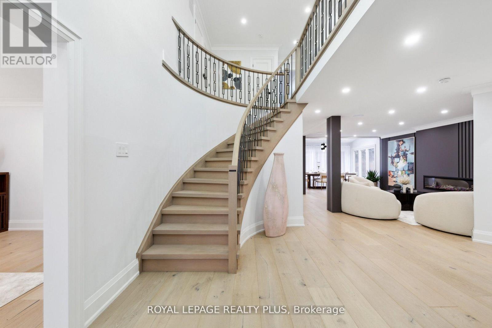 












4344 DALLAS COURT

,
Mississauga,




Ontario
L4W4G7

