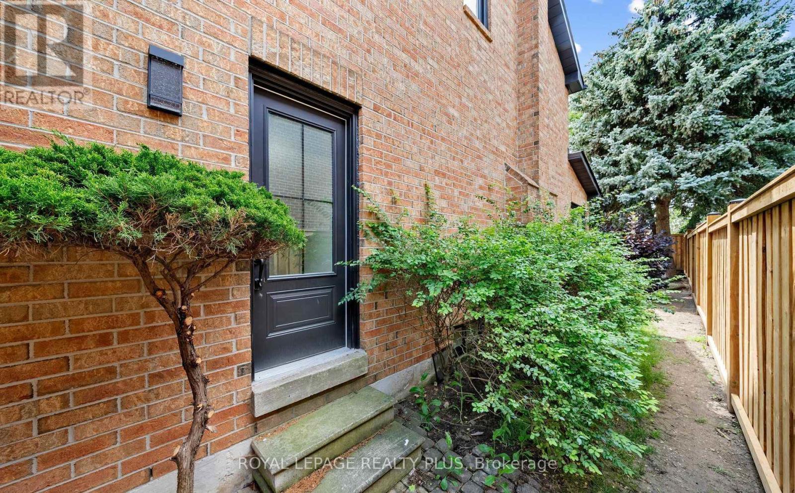 












4344 DALLAS COURT

,
Mississauga,




Ontario
L4W4G7

