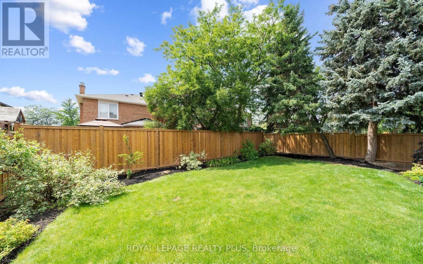 












4344 DALLAS COURT

,
Mississauga,




Ontario
L4W4G7

