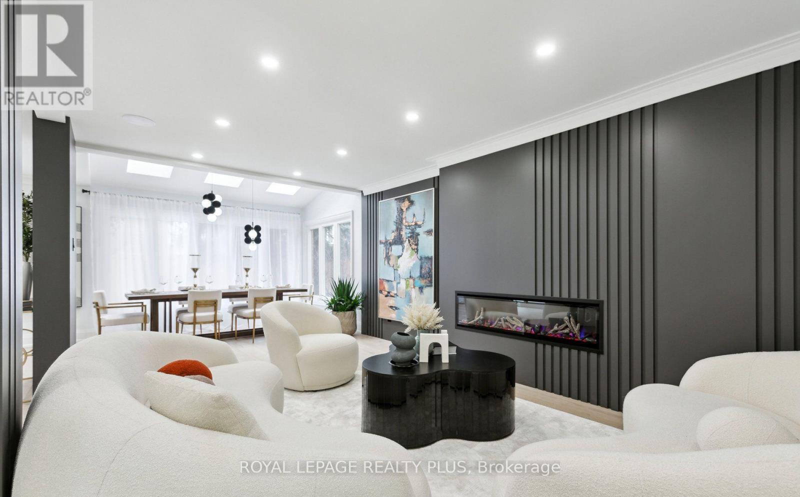 












4344 DALLAS COURT

,
Mississauga,




Ontario
L4W4G7

