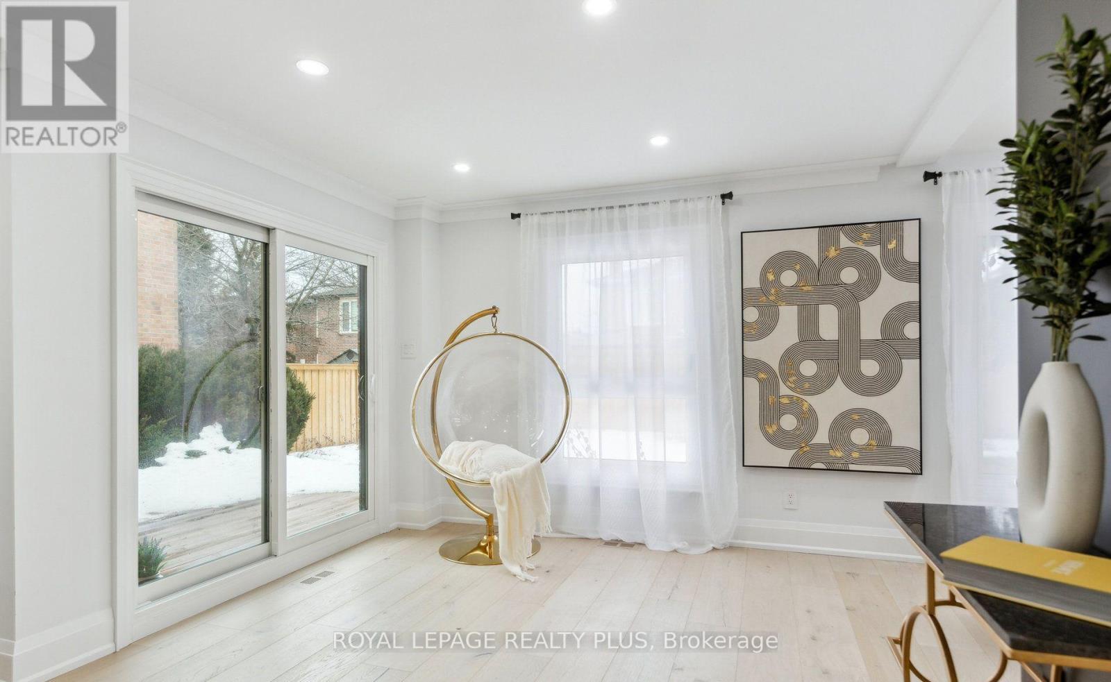 












4344 DALLAS COURT

,
Mississauga,




Ontario
L4W4G7

