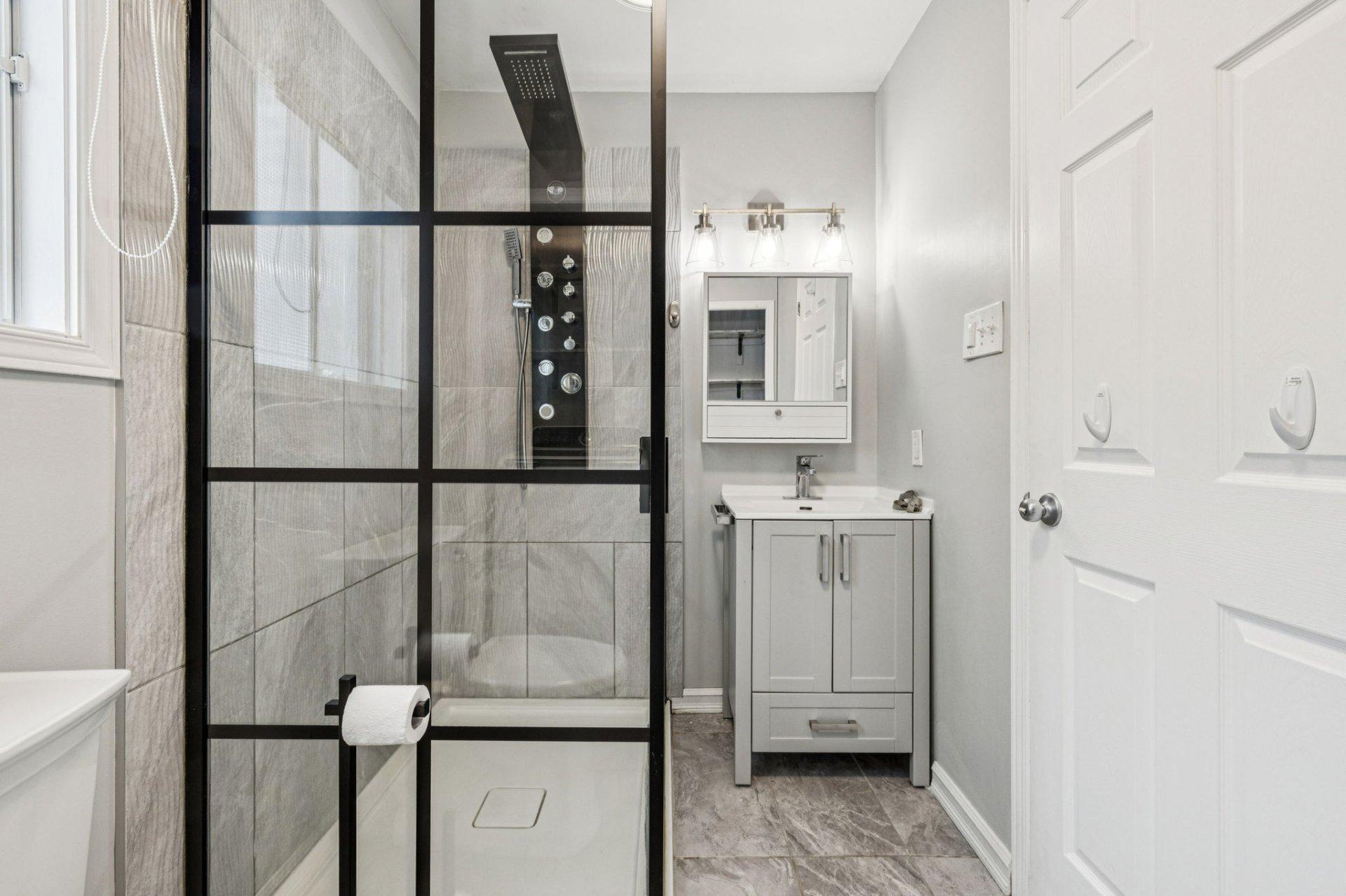 









64


Rue McElroy

,
Gatineau (Gatineau),




QC
J8R2T8

