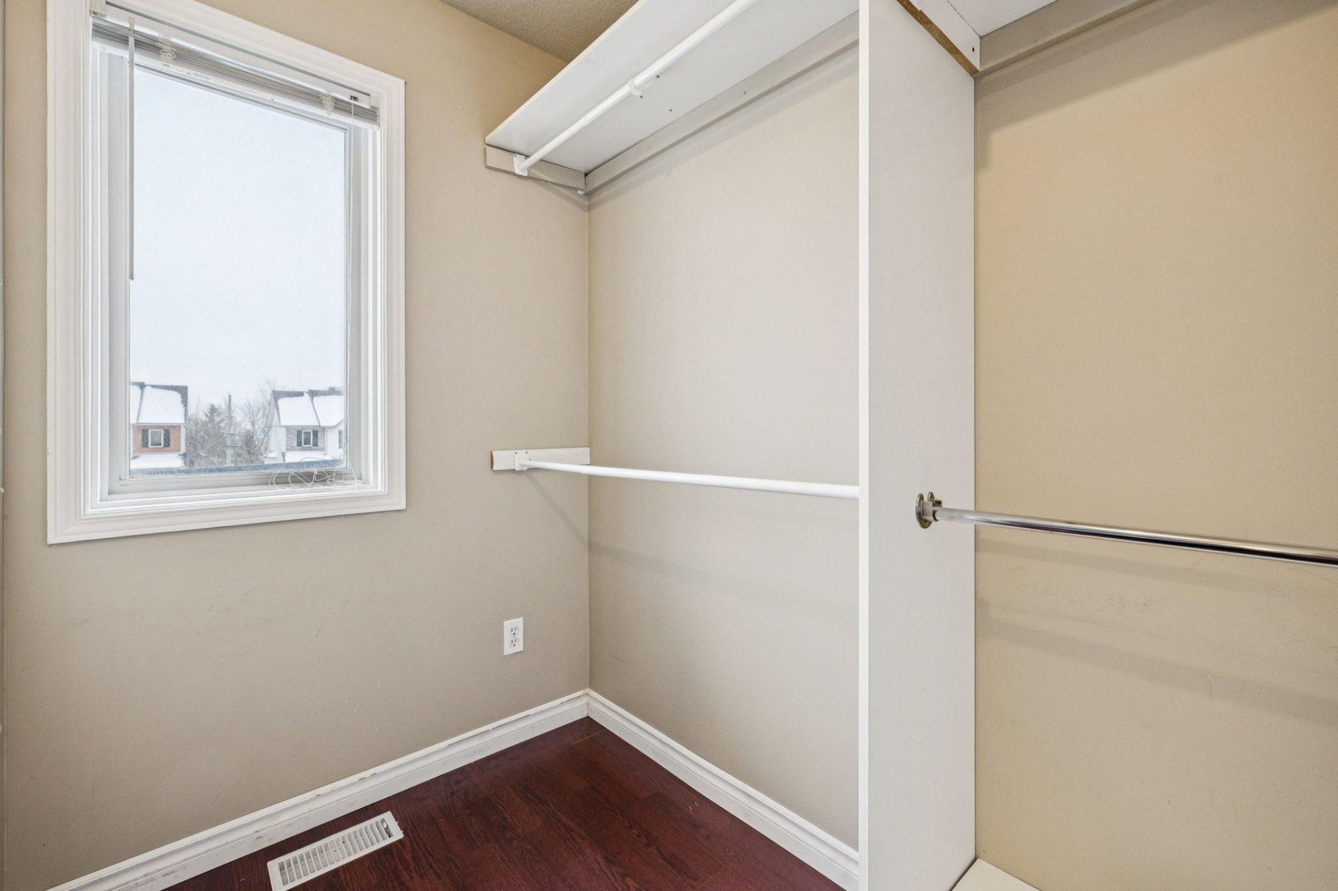 









64


Rue McElroy

,
Gatineau (Gatineau),




QC
J8R2T8

