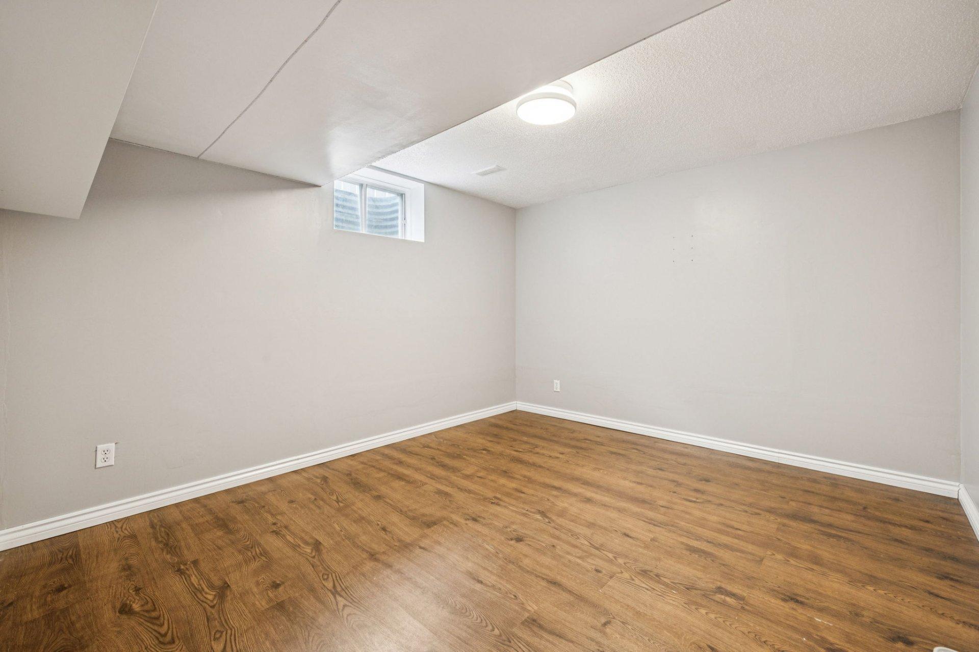 









64


Rue McElroy

,
Gatineau (Gatineau),




QC
J8R2T8

