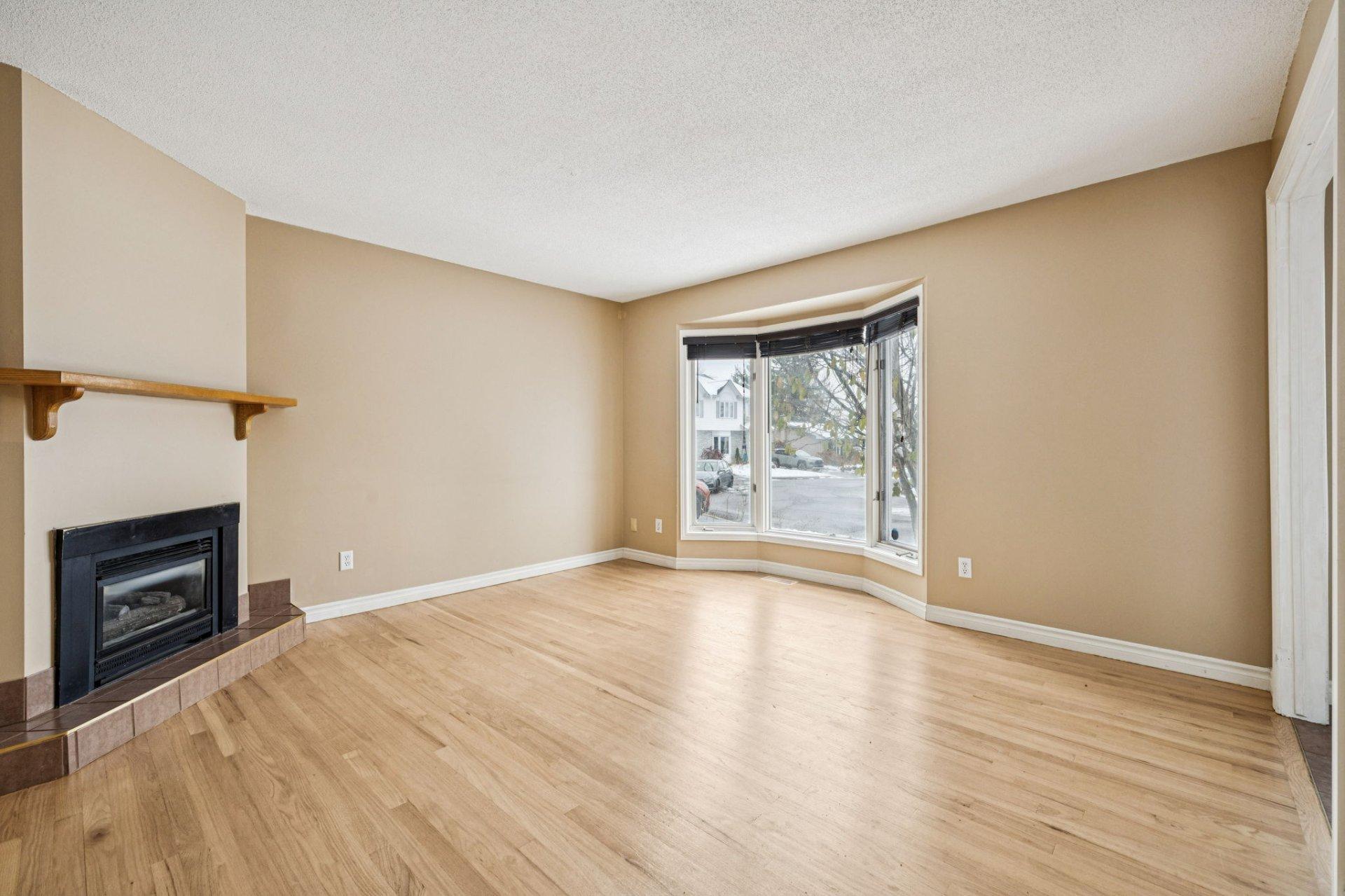 









64


Rue McElroy

,
Gatineau (Gatineau),




QC
J8R2T8

