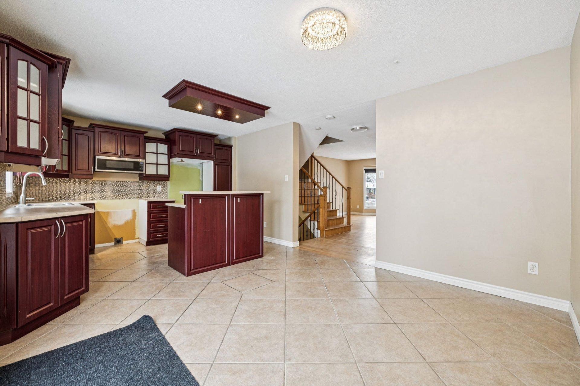 









64


Rue McElroy

,
Gatineau (Gatineau),




QC
J8R2T8

