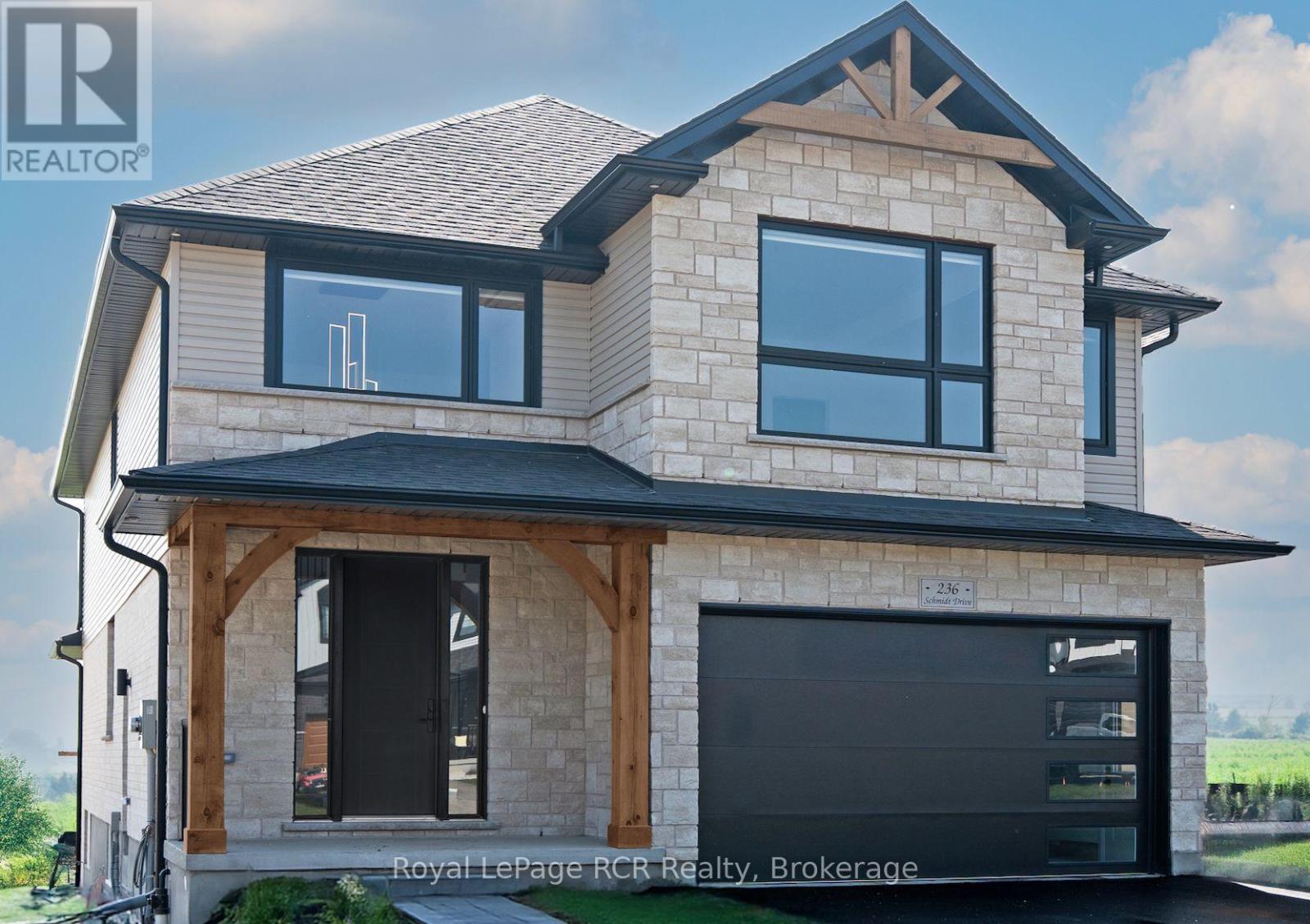 












236 SCHMIDT DRIVE

,
Wellington North (Arthur),




Ontario
N0G1A0

