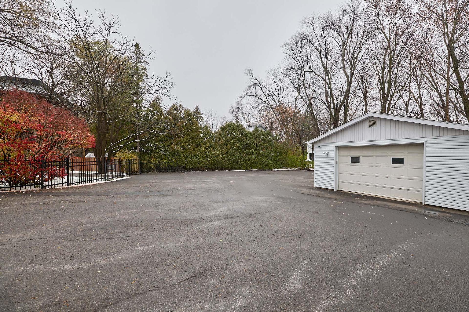 









444


Ch. de la Grande-Côte

, 6,
Rosemère,




QC
J7A1L1

