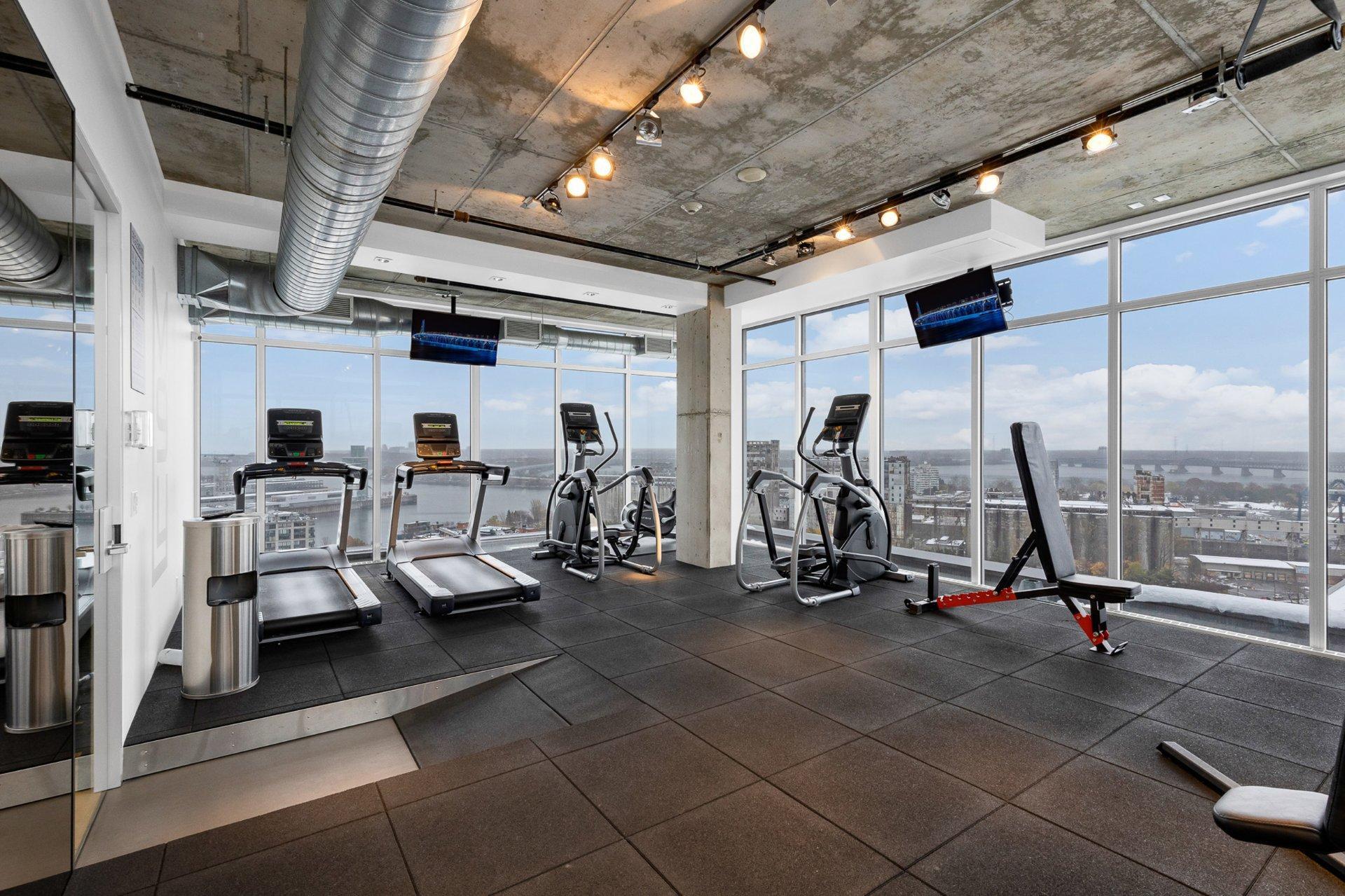 









888


Rue Wellington

, 601,
Montréal (Ville-Marie),




QC
H3C0N1

