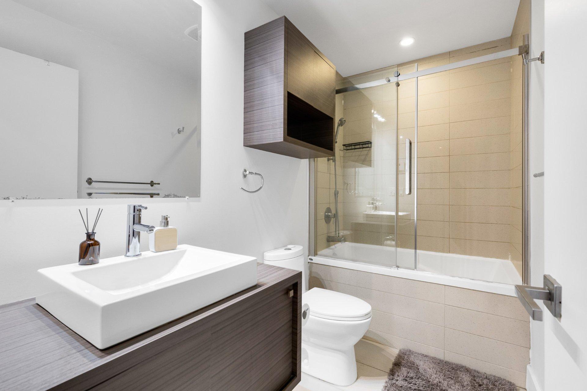 









888


Rue Wellington

, 601,
Montréal (Ville-Marie),




QC
H3C0N1

