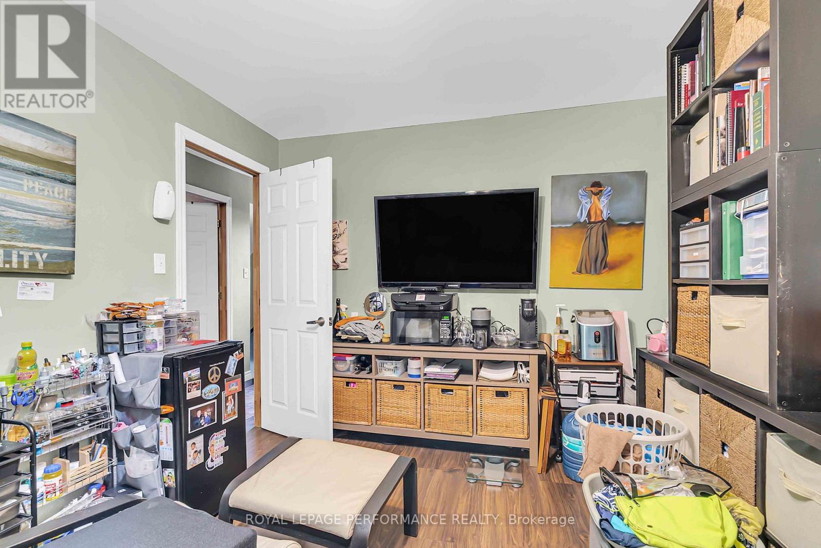 












725 GLOUCESTER STREET N

,
Cornwall,




Ontario
K6H3X9

