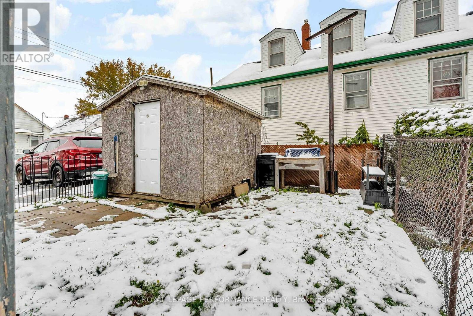 












725 GLOUCESTER STREET N

,
Cornwall,




Ontario
K6H3X9

