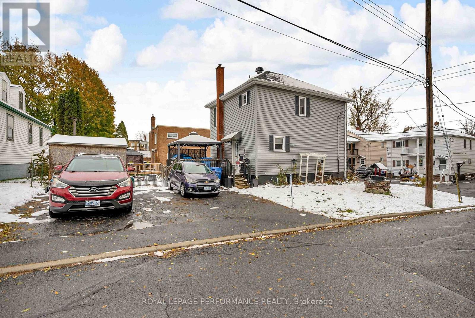 












725 GLOUCESTER STREET N

,
Cornwall,




Ontario
K6H3X9

