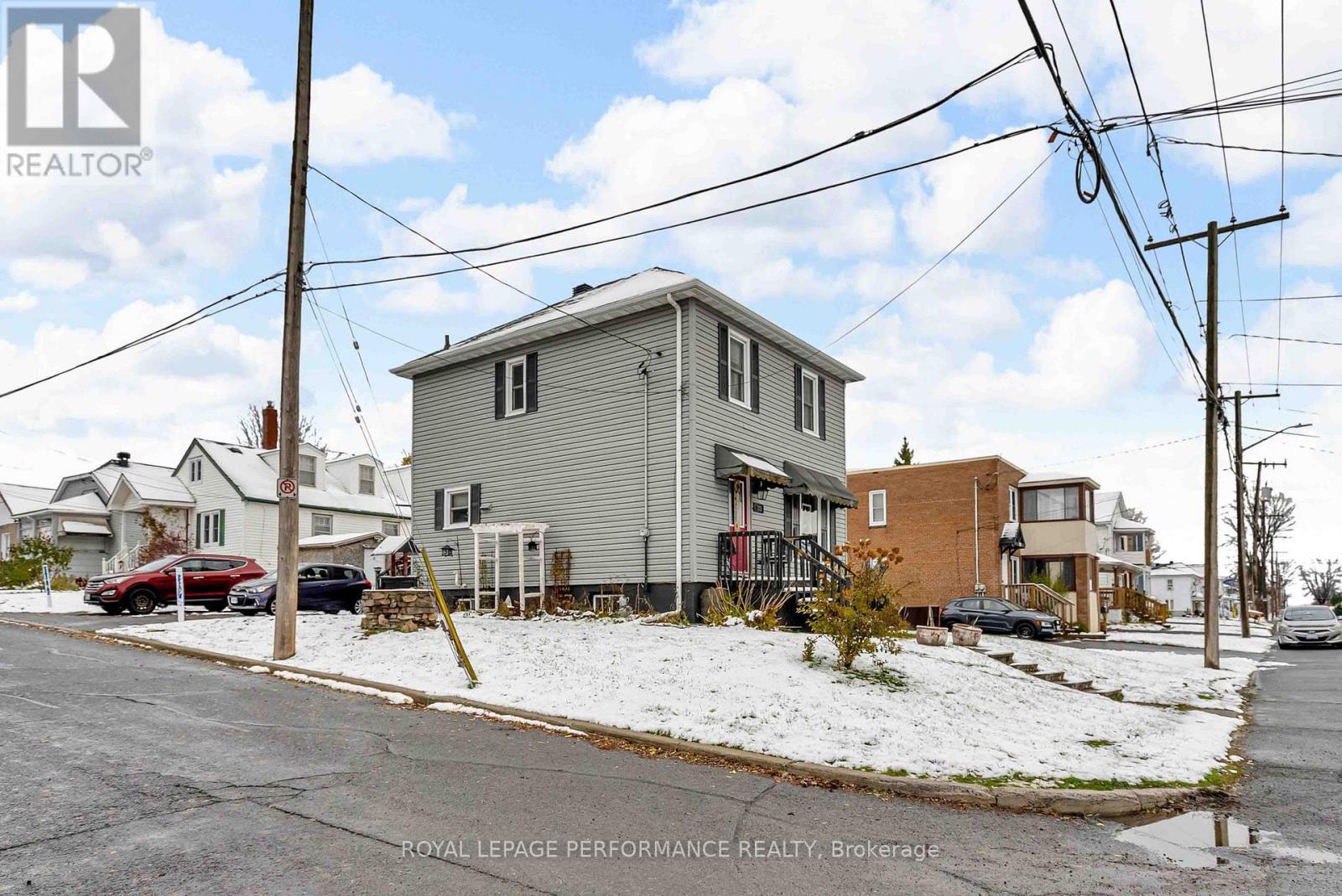 












725 GLOUCESTER STREET N

,
Cornwall,




Ontario
K6H3X9

