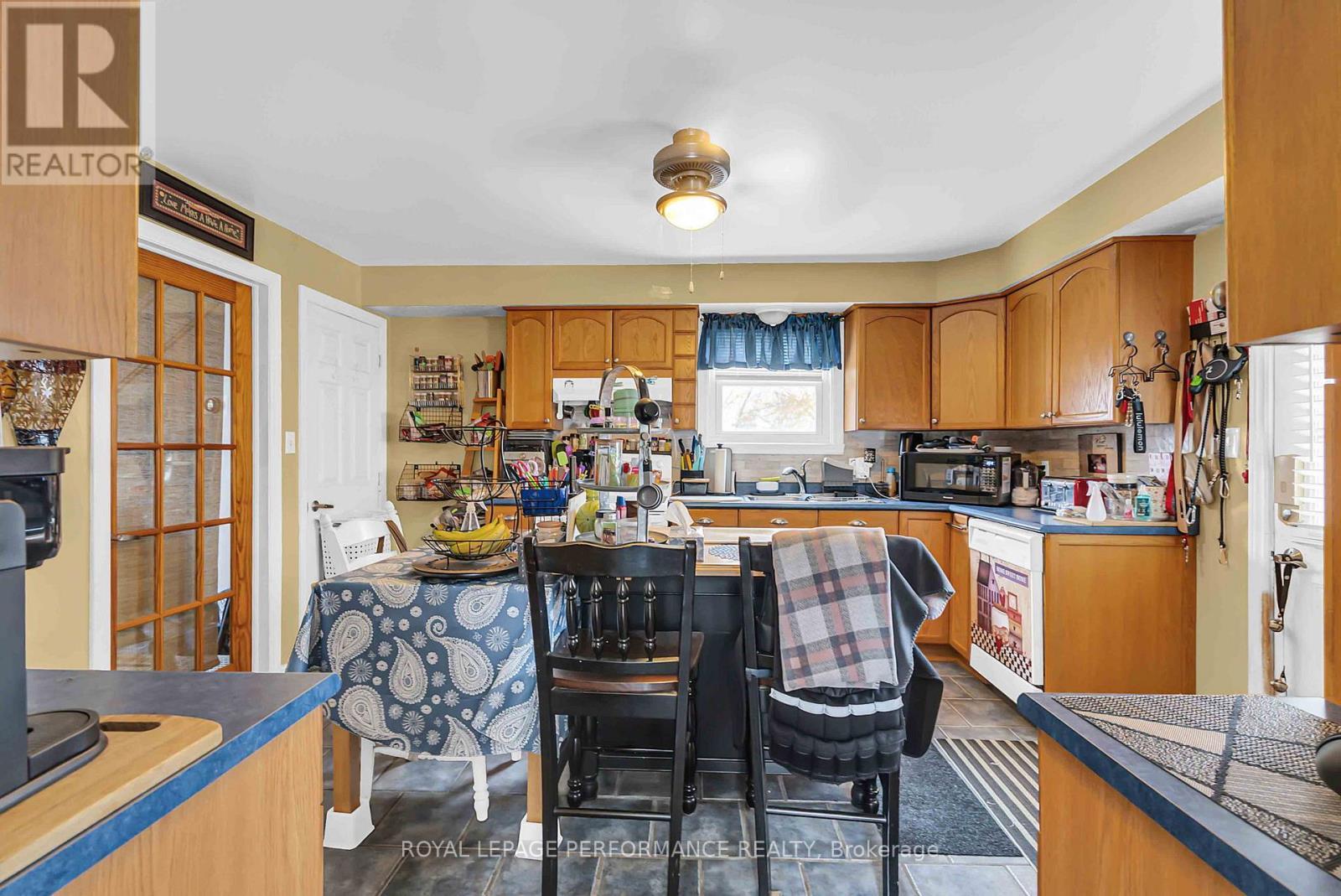 












725 GLOUCESTER STREET N

,
Cornwall,




Ontario
K6H3X9

