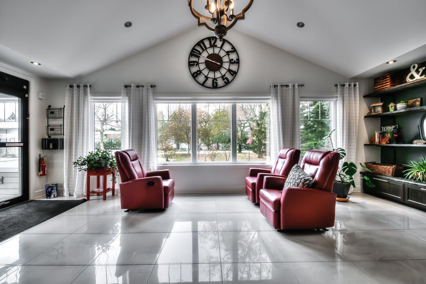 









249


Rue St-Henri

,
Napierville,




QC
J0J1L0

