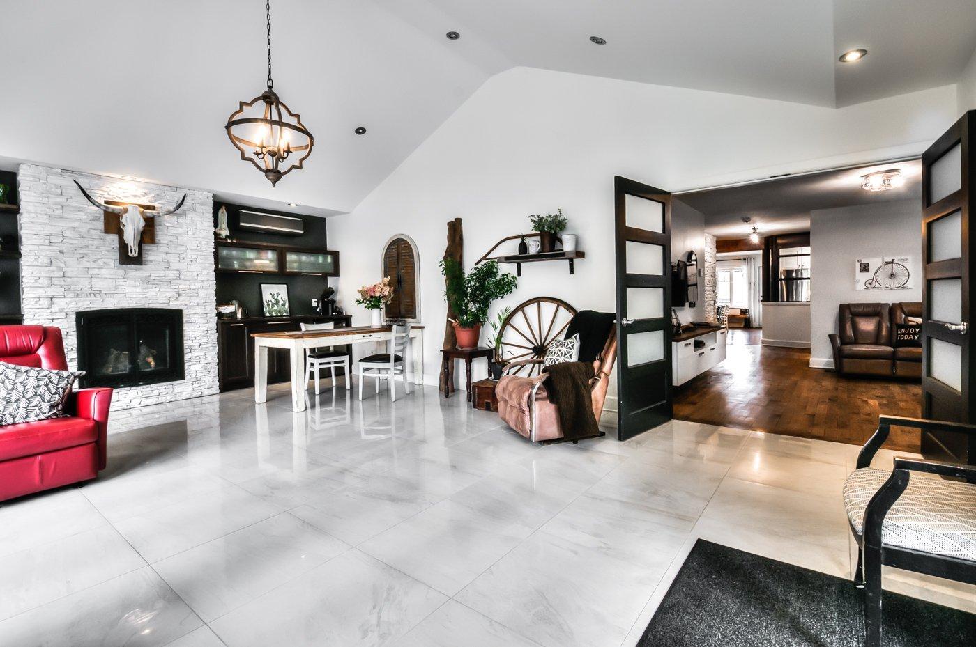 









249


Rue St-Henri

,
Napierville,




QC
J0J1L0

