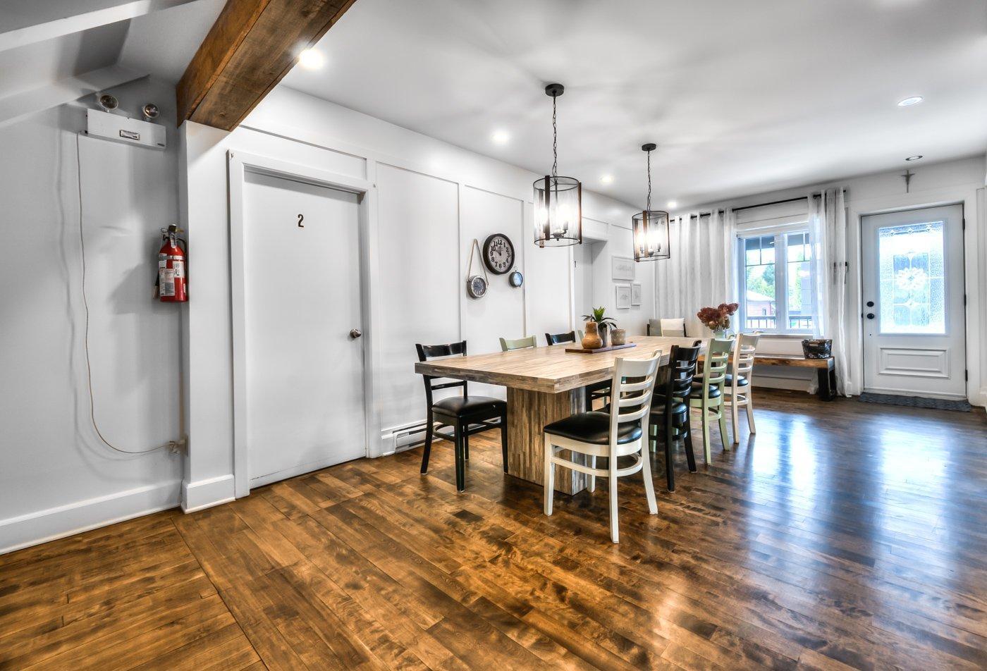 









249


Rue St-Henri

,
Napierville,




QC
J0J1L0

