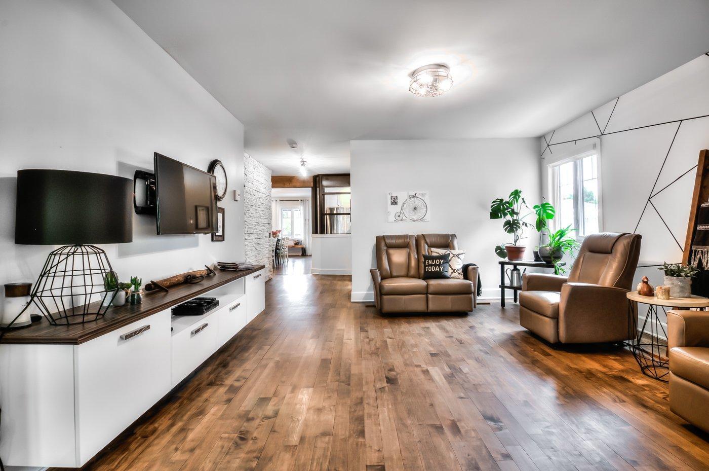 









249


Rue St-Henri

,
Napierville,




QC
J0J1L0

